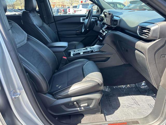 Used 2022 Ford Explorer ST w/ ST Street Pack image 20