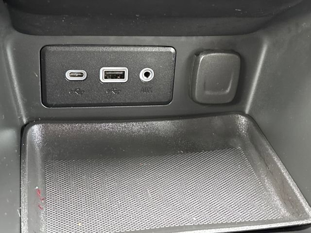 Used 2023 GMC Terrain SLE w/ Driver Convenience Package image 17