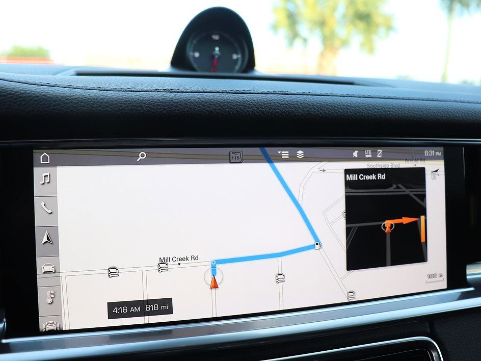 Used 2017 Porsche Panamera 4 image 32