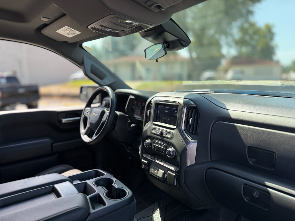 Used 2025 Chevrolet Silverado 1500 Custom AWD/4WD image 25