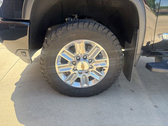 Used 2024 Chevrolet Silverado 2500 High Country w/ High Country Premium Package AWD/4WD image 13