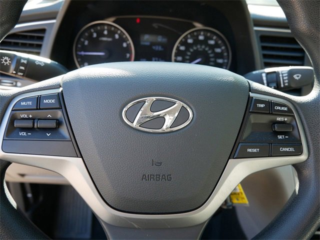Used 2017 Hyundai Elantra SE image 17
