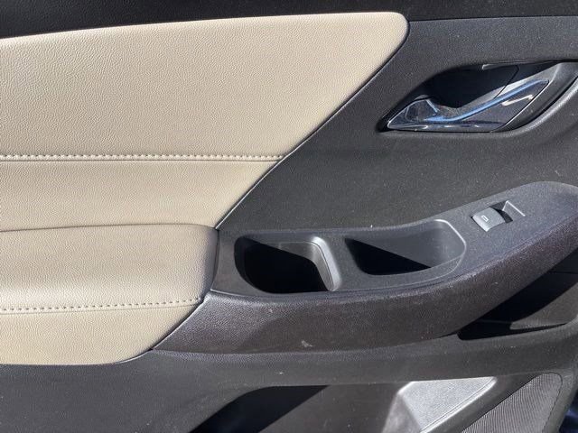 Used 2022 Chevrolet Traverse LS image 32