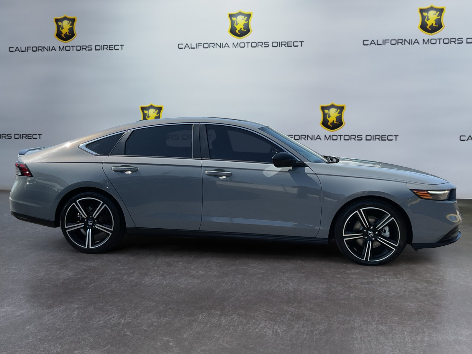 Used 2024 Honda Accord Sport image 4