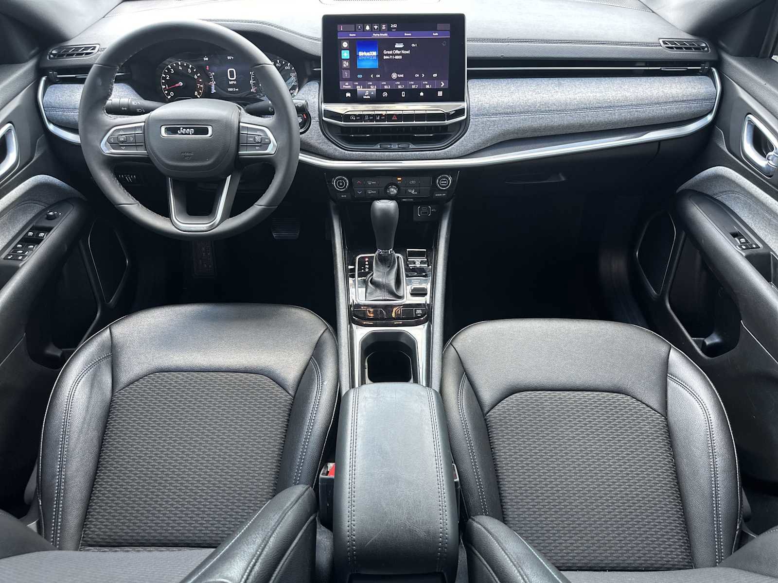 Used 2024 Jeep Compass Latitude image 21