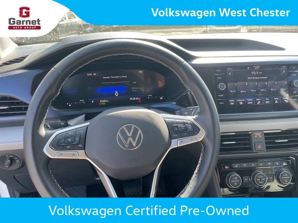 Used 2024 Volkswagen Taos SE w/ Panoramic Sunroof Package AWD/4WD image 15