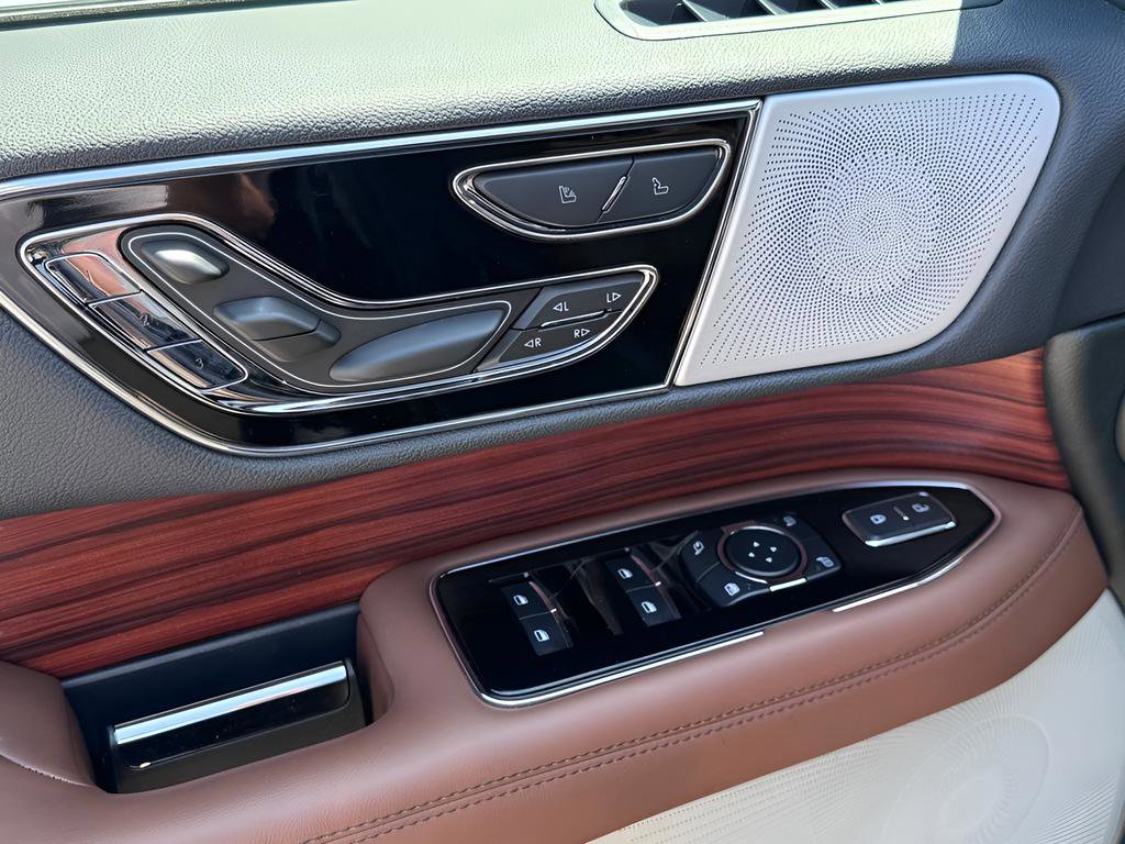 Used 2024 Lincoln Navigator Reserve image 38