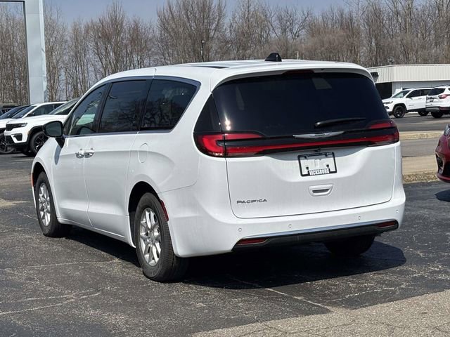 New 2026 Chrysler Pacifica Select FWD image 15