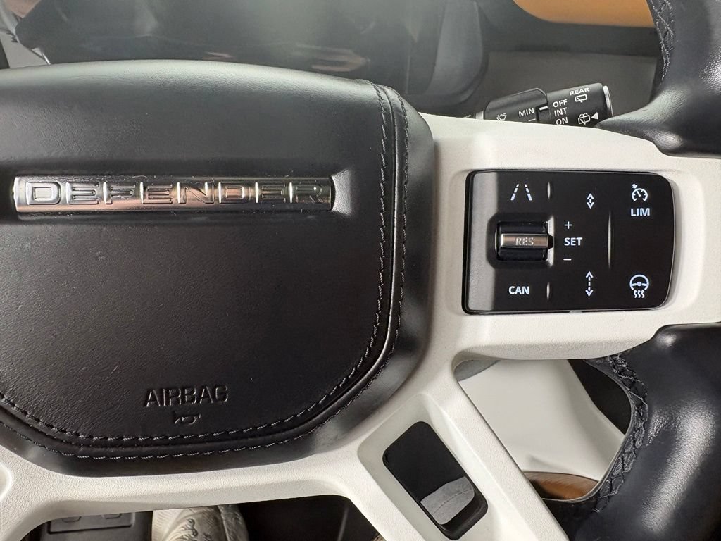 Used 2023 Land Rover Defender 130 SE AWD/4WD image 20
