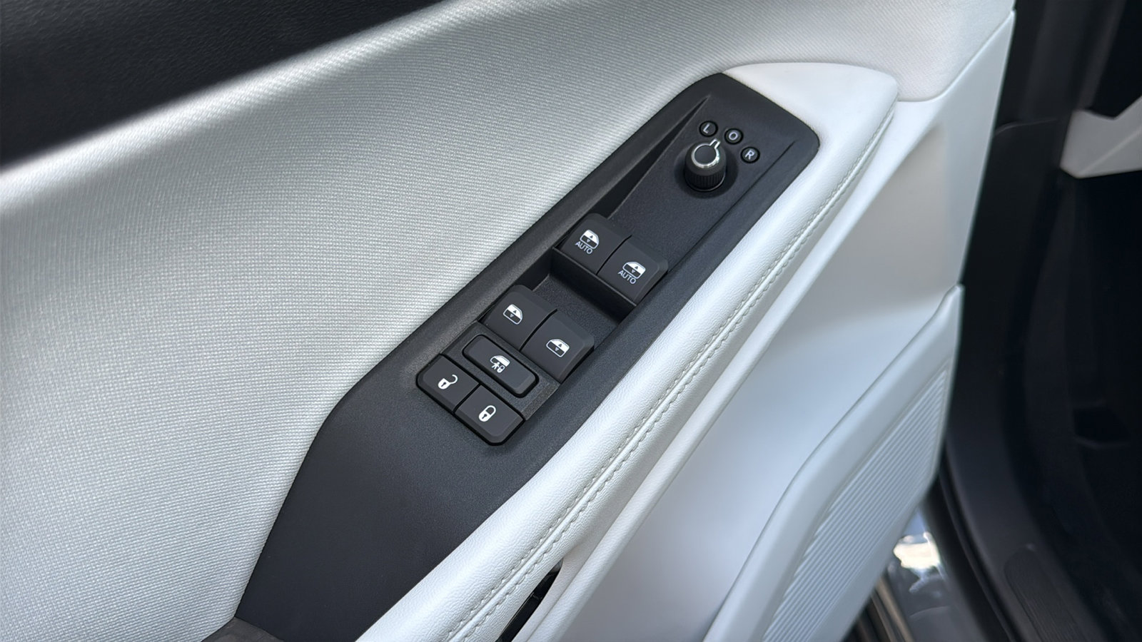 New 2026 Jeep Cherokee Laredo AWD/4WD image 11