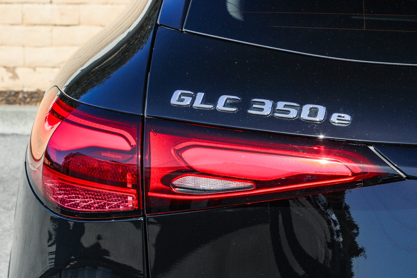 Certified 2025 Mercedes-Benz GLC 350e 4MATIC image 9