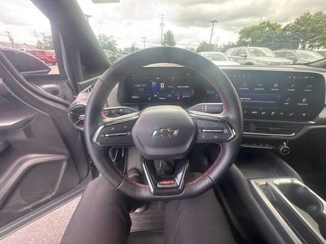 Certified 2024 Chevrolet Equinox EV RS FWD image 11