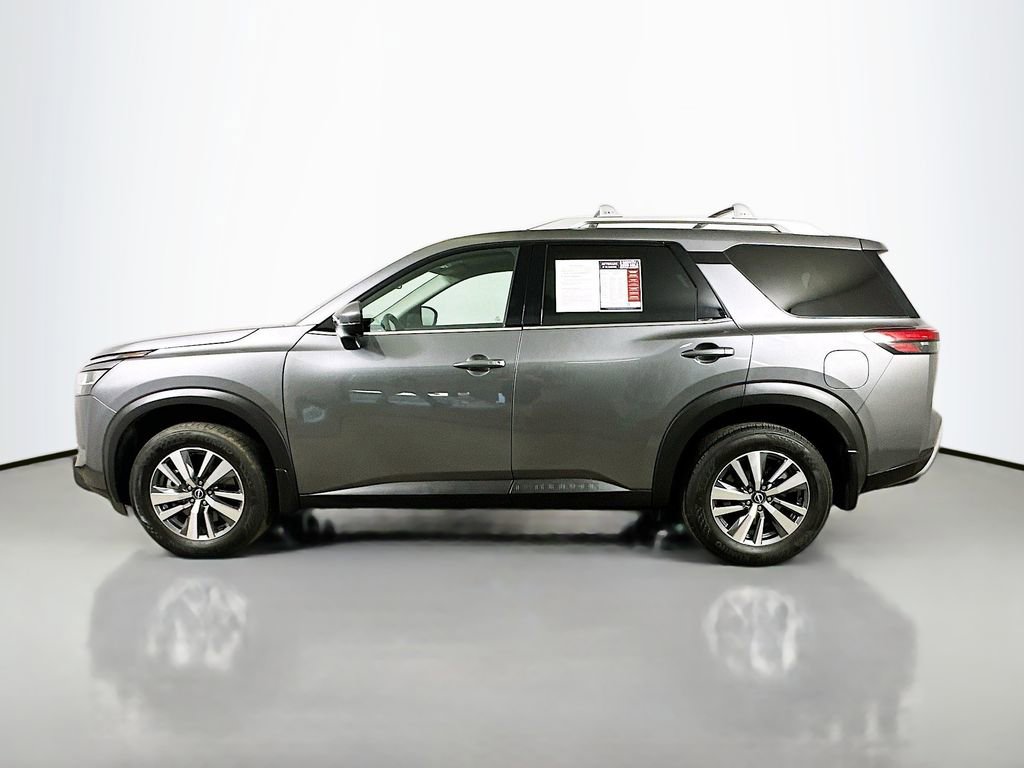Used 2024 Nissan Pathfinder SL image 5