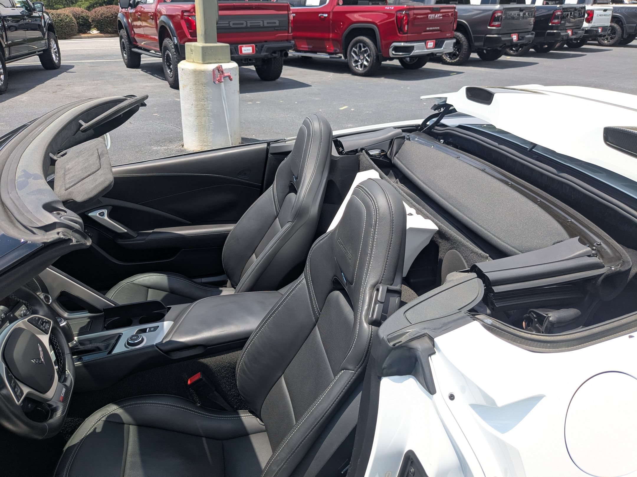 Used 2015 Chevrolet Corvette Z06 w/ 3LZ Preferred Equipment Group RWD image 25