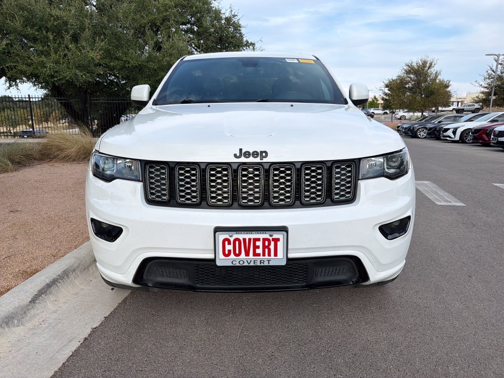 Used 2017 Jeep Grand Cherokee Altitude AWD/4WD image 2
