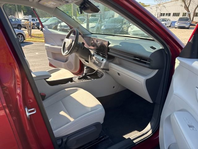 Used 2025 Hyundai Kona SEL image 25