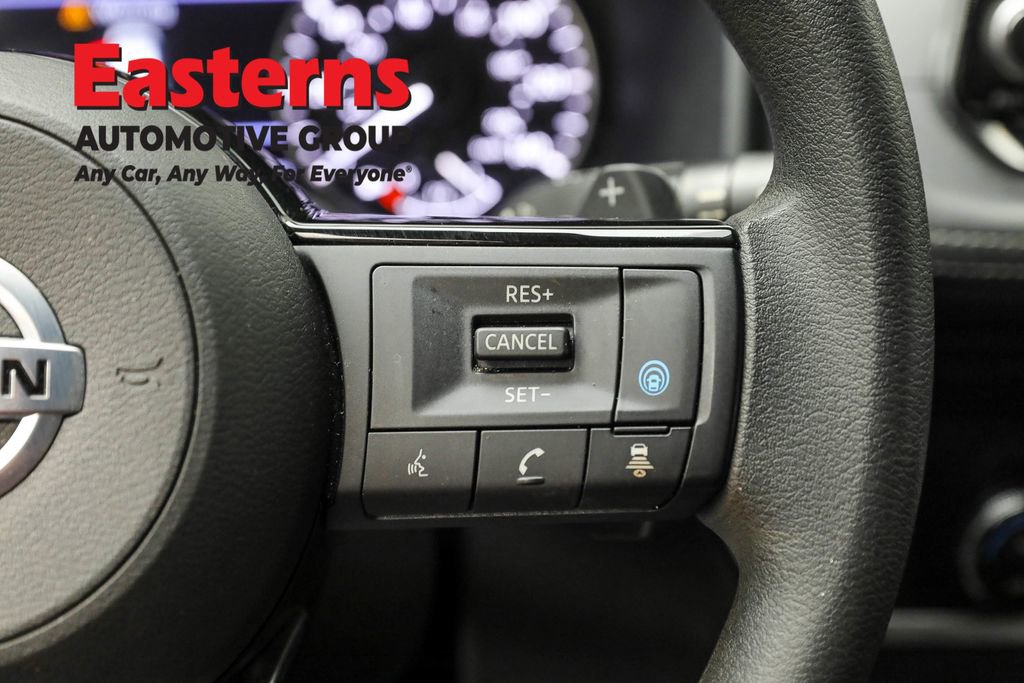 Used 2021 Nissan Rogue SV image 16