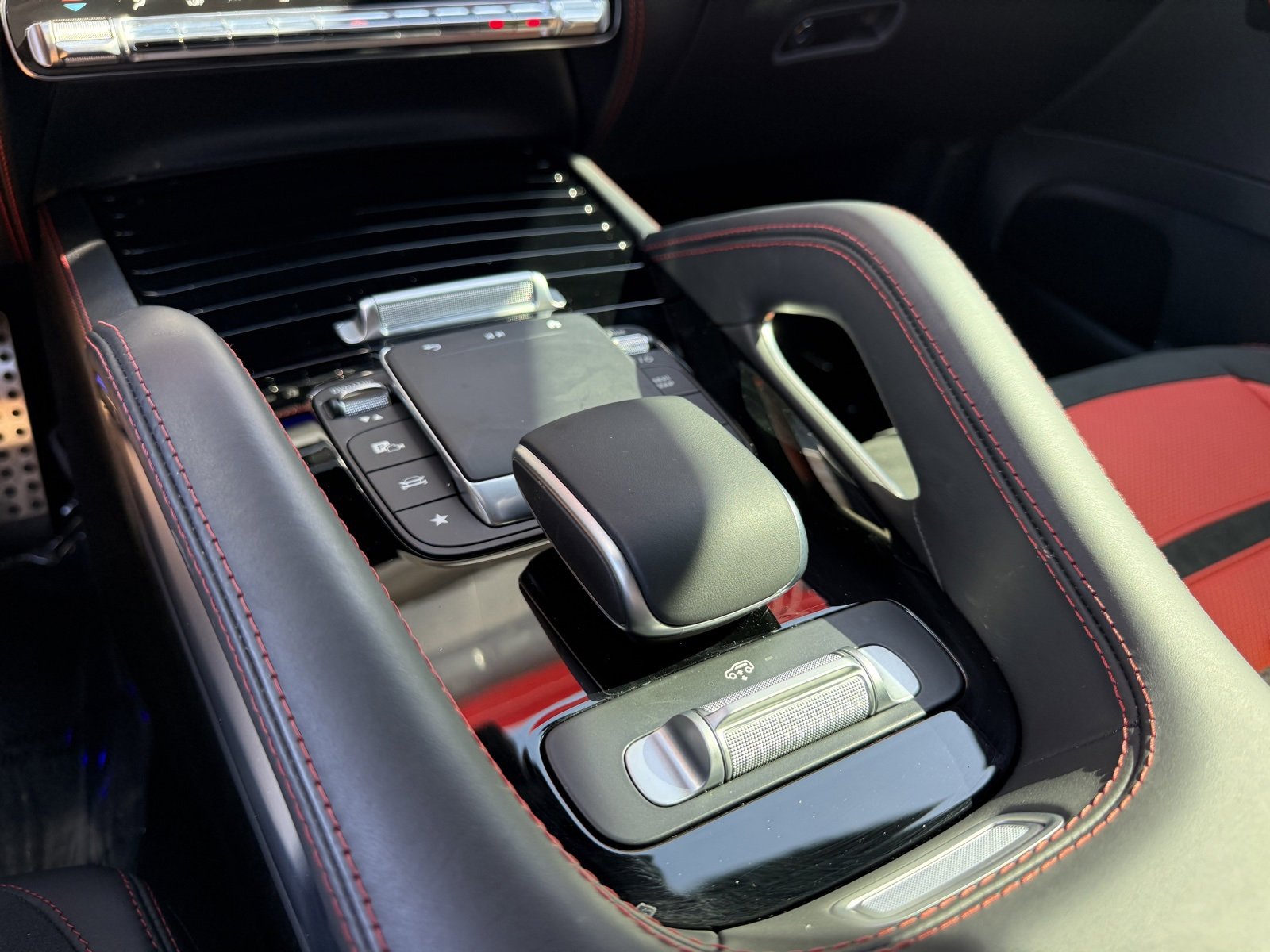 Used 2024 Mercedes-Benz GLE 53 AMG 4MATIC Coupe image 27