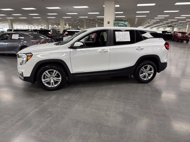 Used 2024 GMC Terrain SLE AWD/4WD image 4