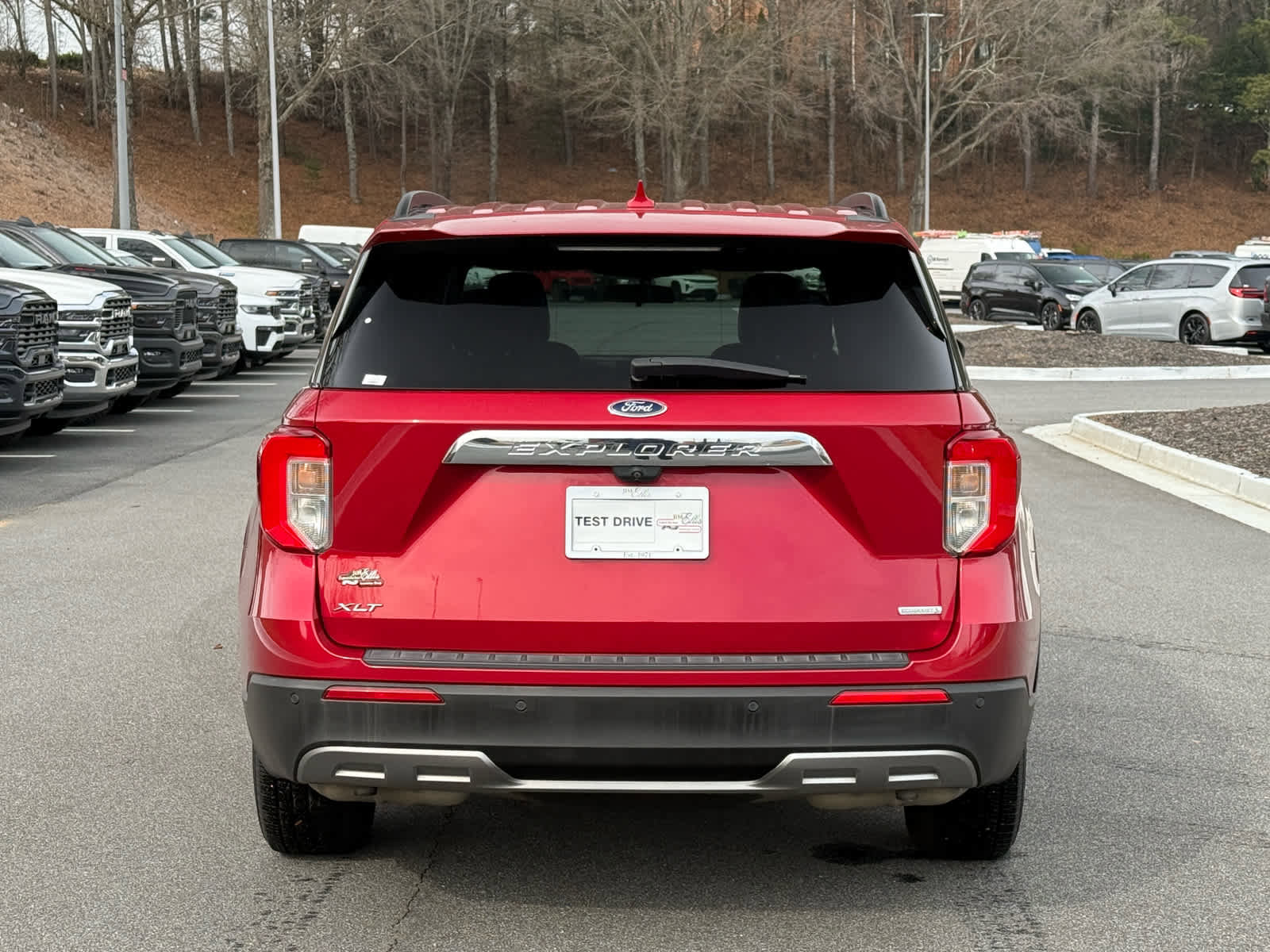 Used 2020 Ford Explorer XLT w/ Equipment Group 202A image 5