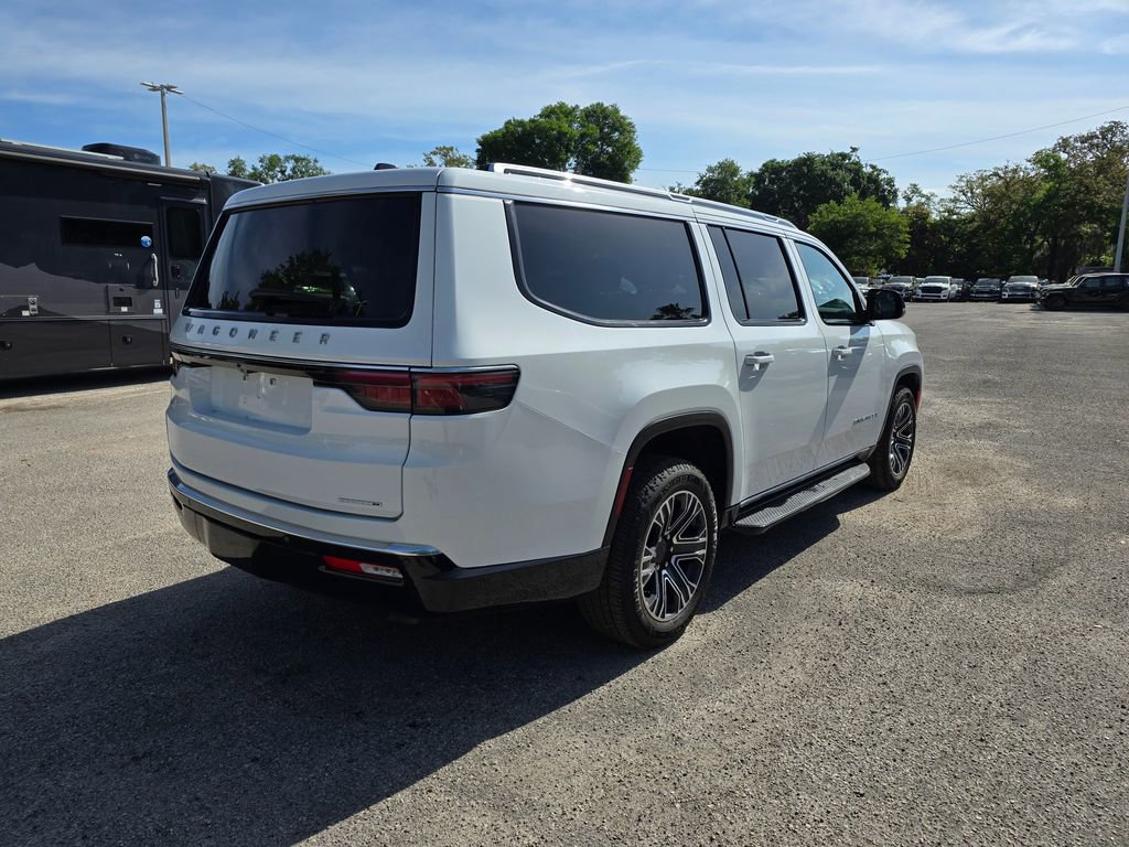 Certified 2024 Jeep Wagoneer L Series II image 6