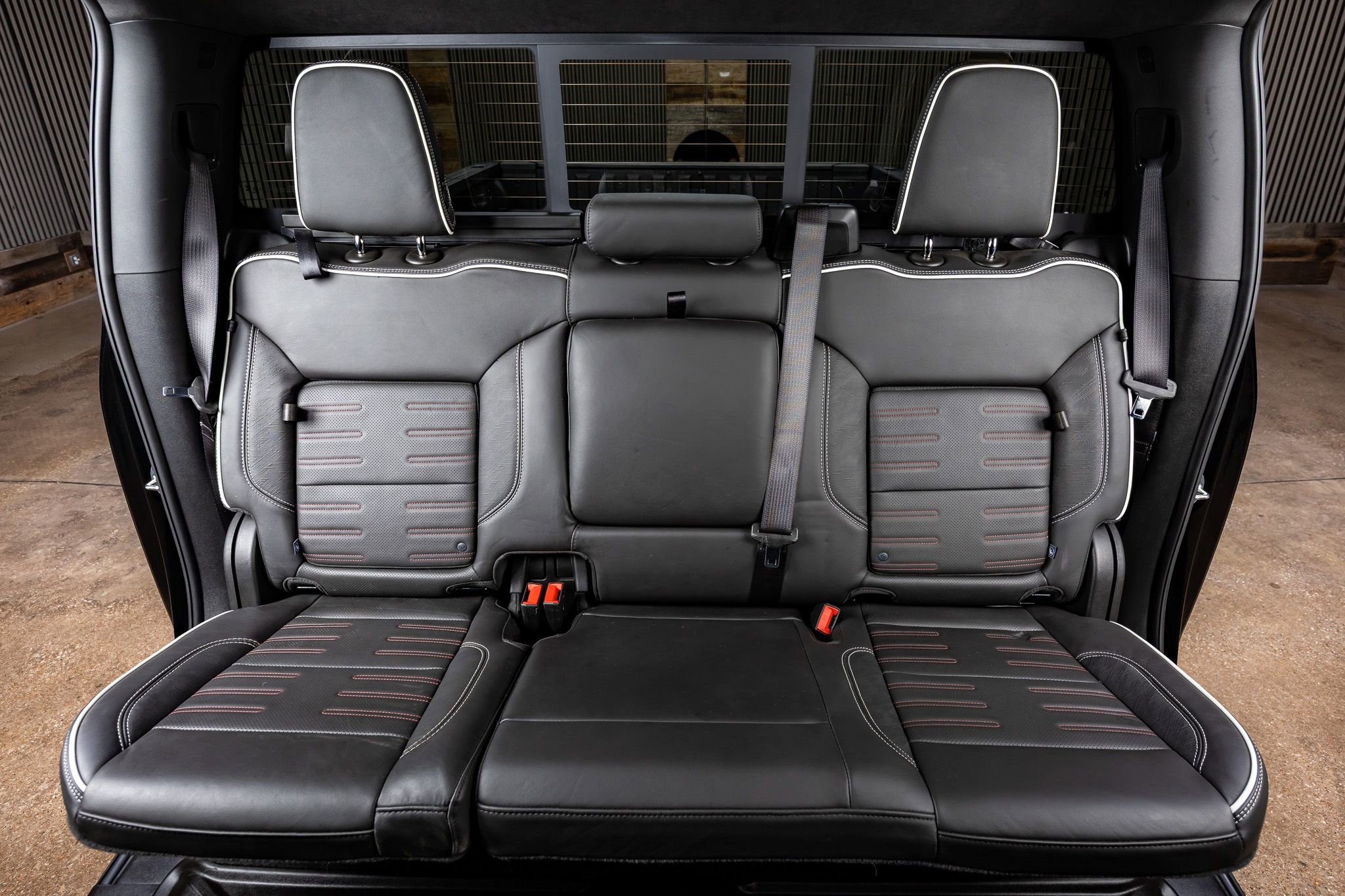 Used 2025 GMC Sierra 2500 AT4X image 35