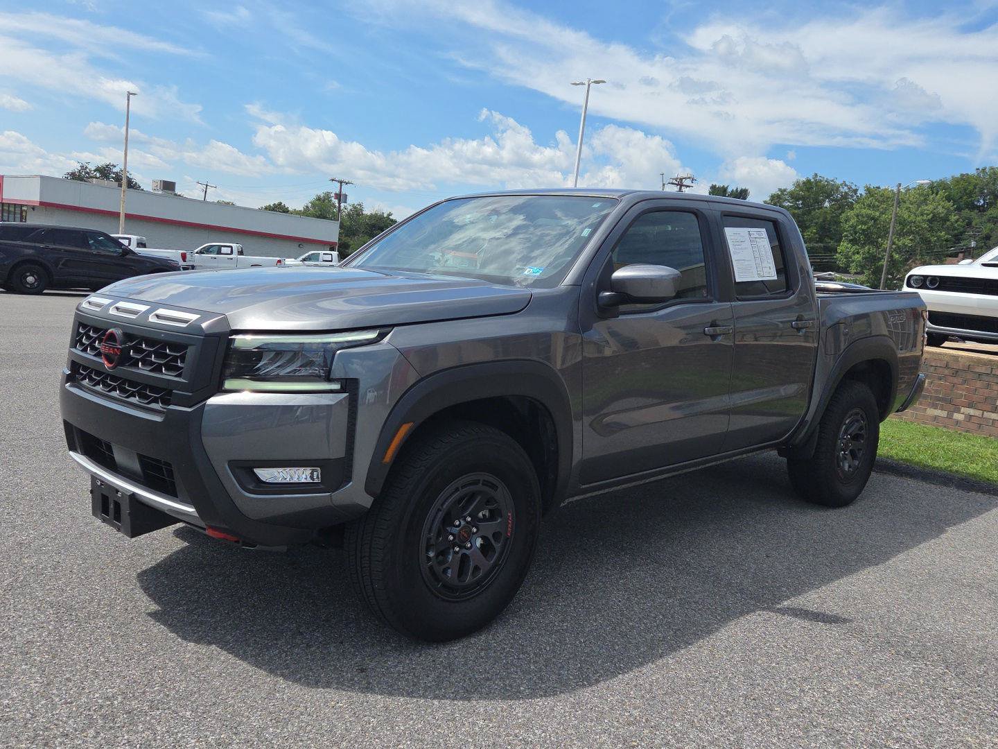 Used 2026 Nissan Frontier PRO-4X AWD/4WD image 8