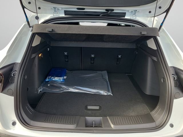 New 2026 Chevrolet Trax LT FWD image 30