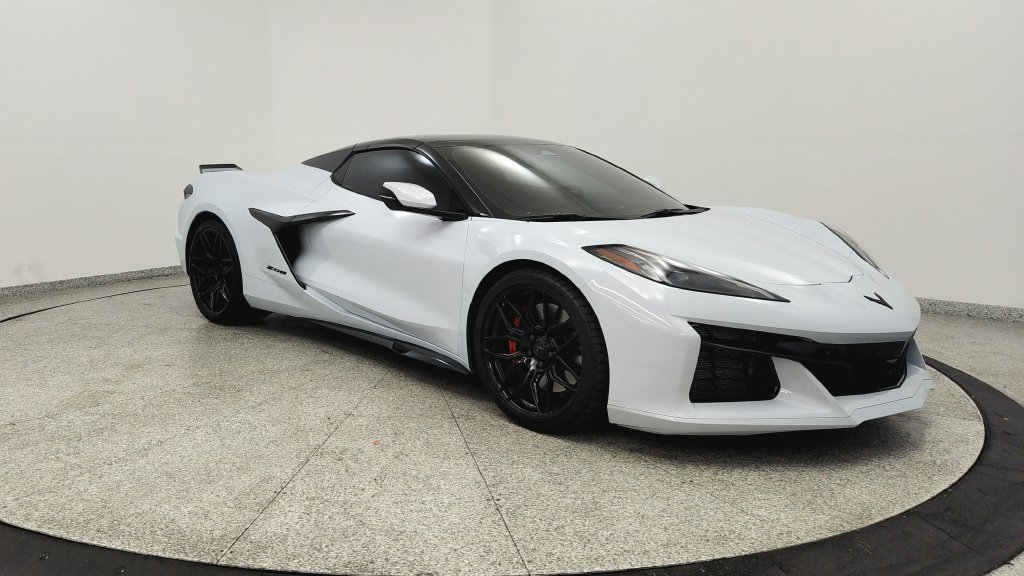 Used 2024 Chevrolet Corvette Z06 RWD image 7
