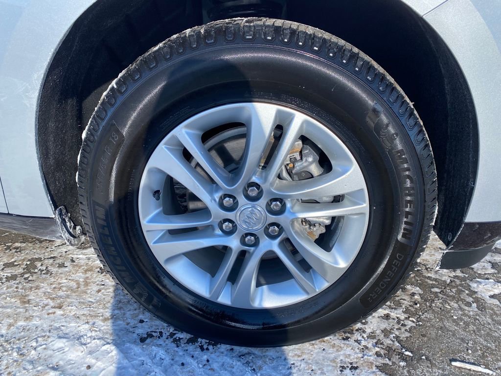 Used 2021 Buick Enclave Essence image 30