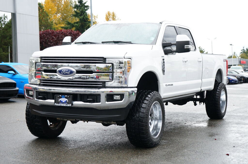 Used 2018 Ford F250 Lariat w/ Lariat Ultimate Package image 2