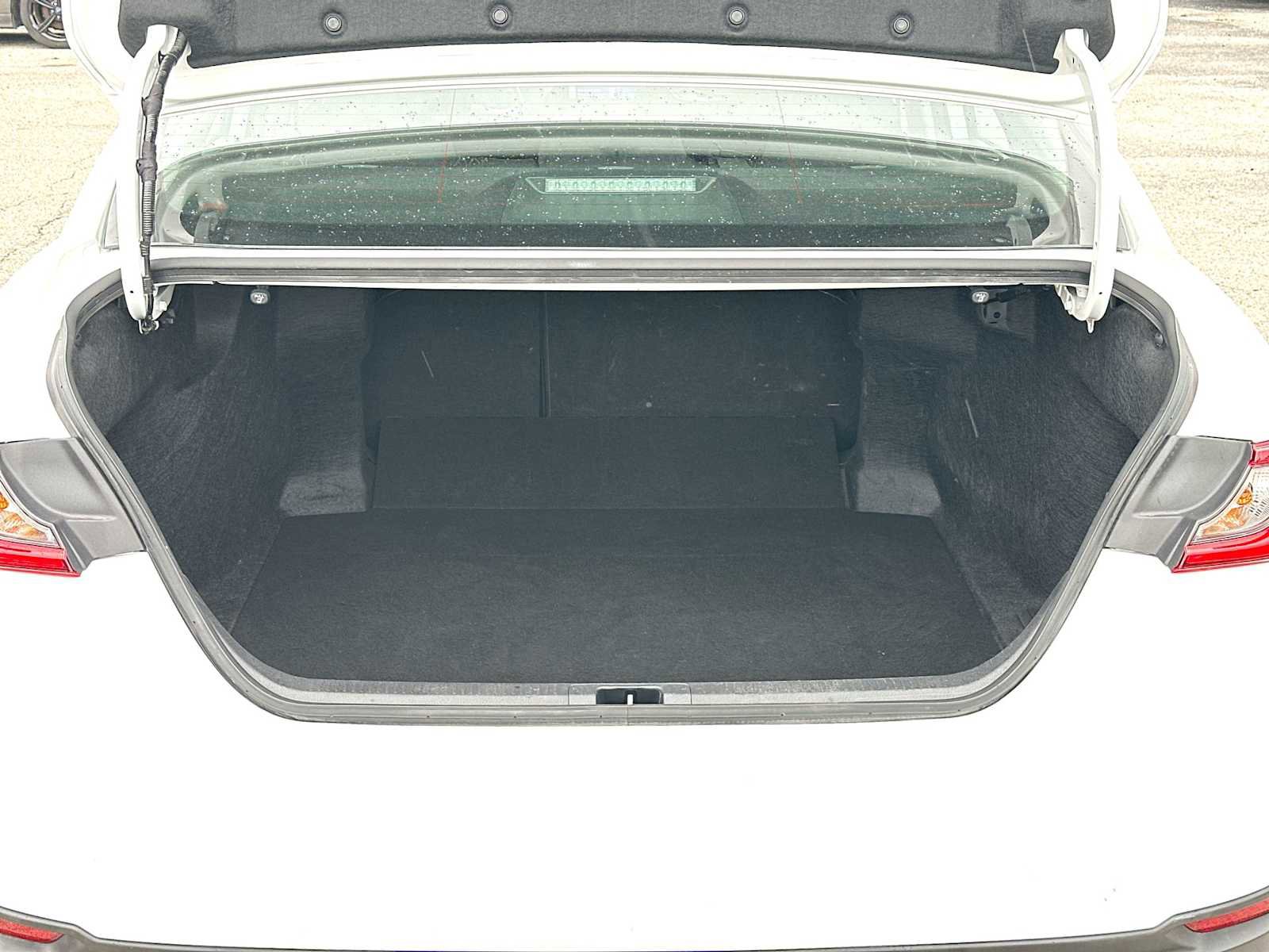 Used 2025 Toyota Camry LE image 28