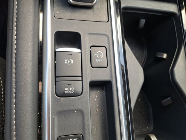 Used 2026 Nissan Pathfinder SV FWD image 17