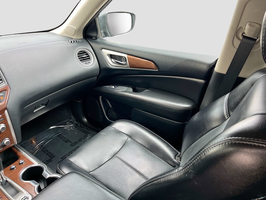 Used 2020 Nissan Pathfinder Platinum AWD/4WD image 24