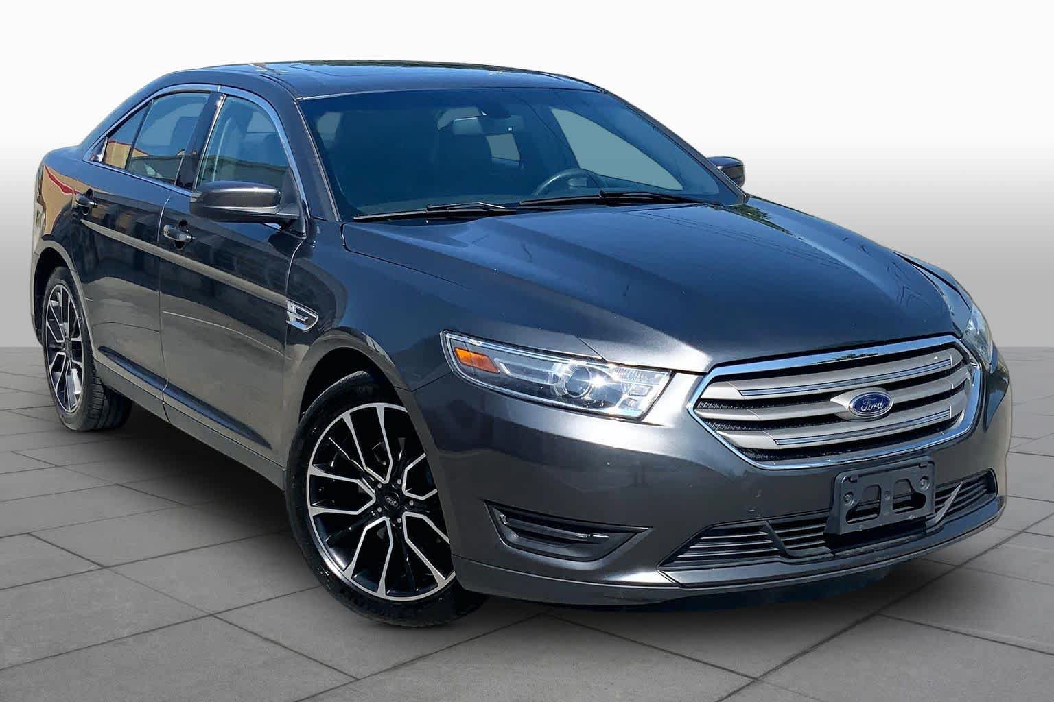 Used 2018 Ford Taurus SEL w/ Equipment Group 201A FWD image 3