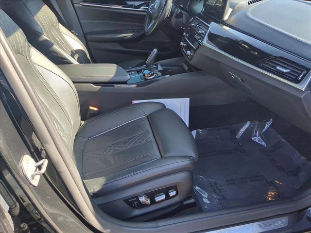 Used 2018 BMW M550i xDrive image 22
