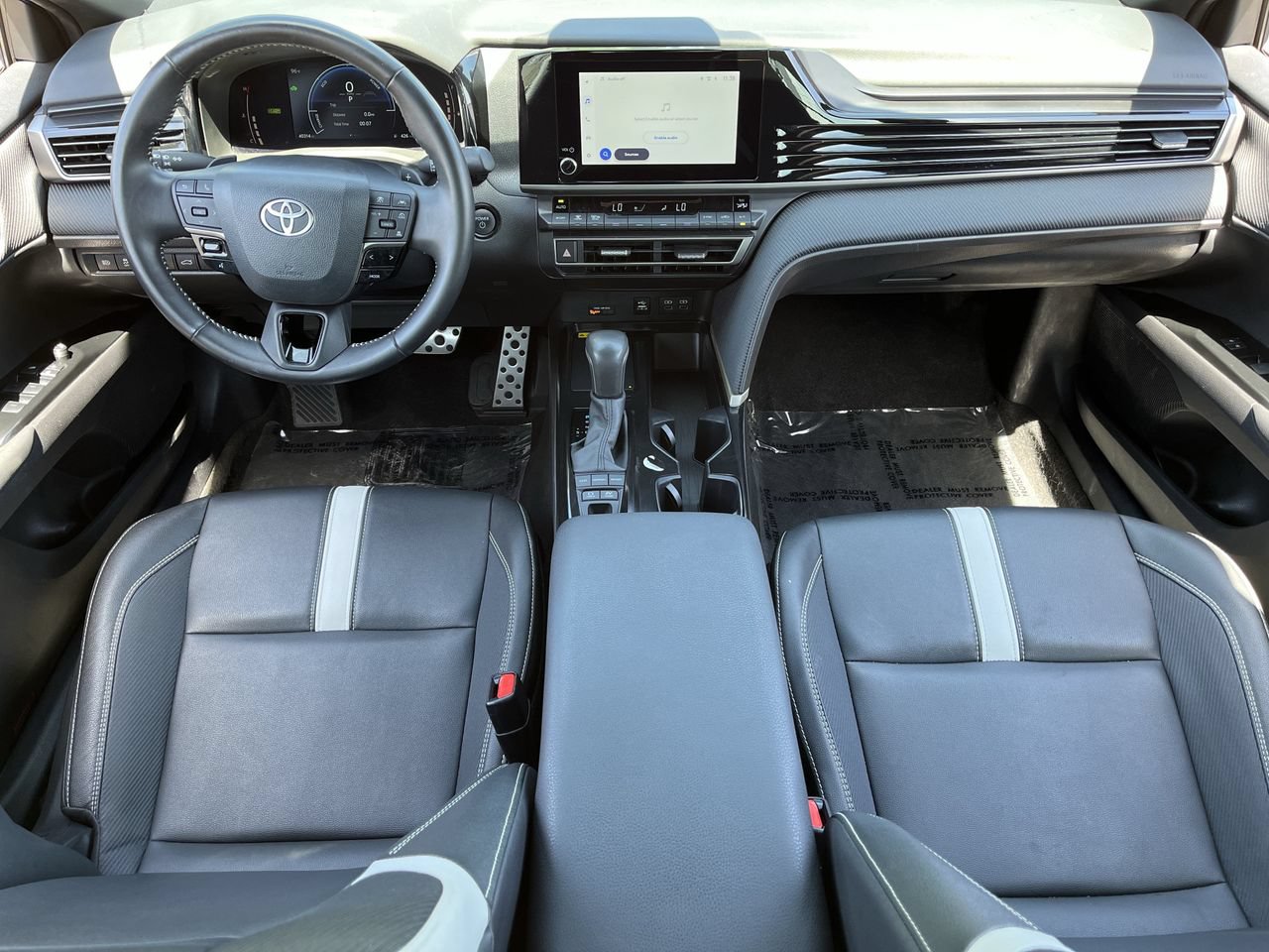 Used 2025 Toyota Camry SE FWD image 9