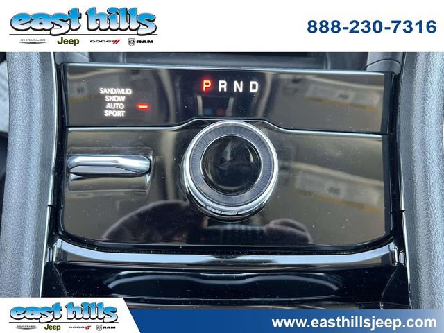 Used 2023 Jeep Grand Cherokee Limited w/ Black Appearance Package image 33