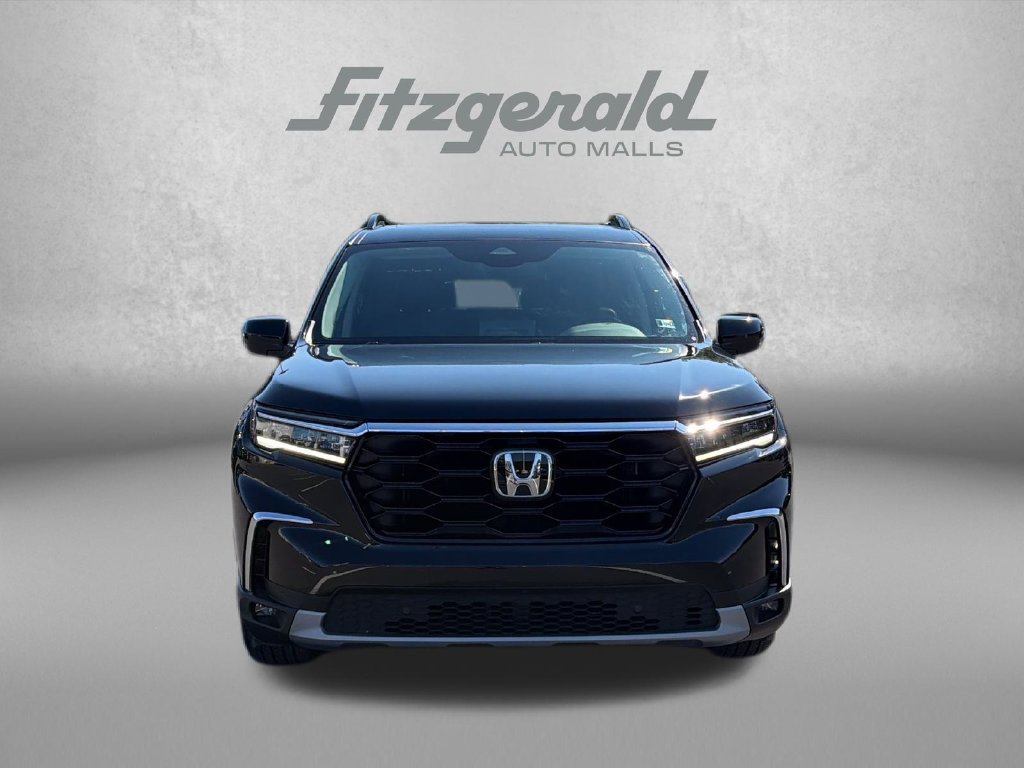 Used 2024 Honda Pilot Touring image 2