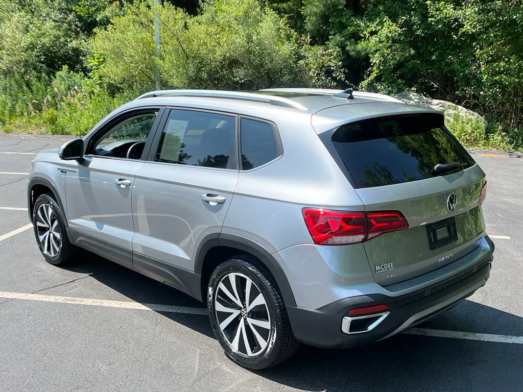 Used 2022 Volkswagen Taos SE FWD image 3