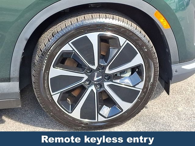 Used 2023 VinFast VF 8 Plus image 10