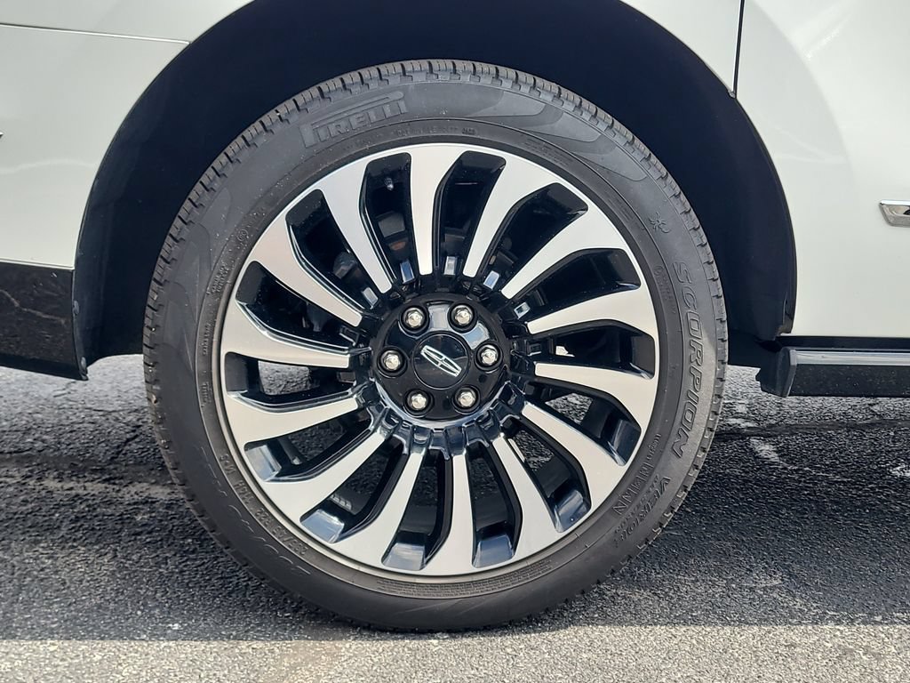 Certified 2023 Lincoln Navigator L Black Label AWD/4WD image 5