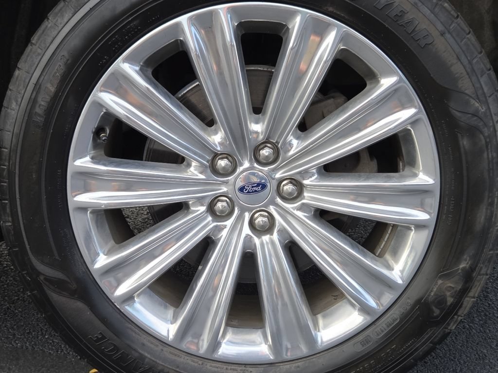 Used 2021 Ford Explorer Limited w/ Hybrid Equipment Group 310A AWD/4WD image 19