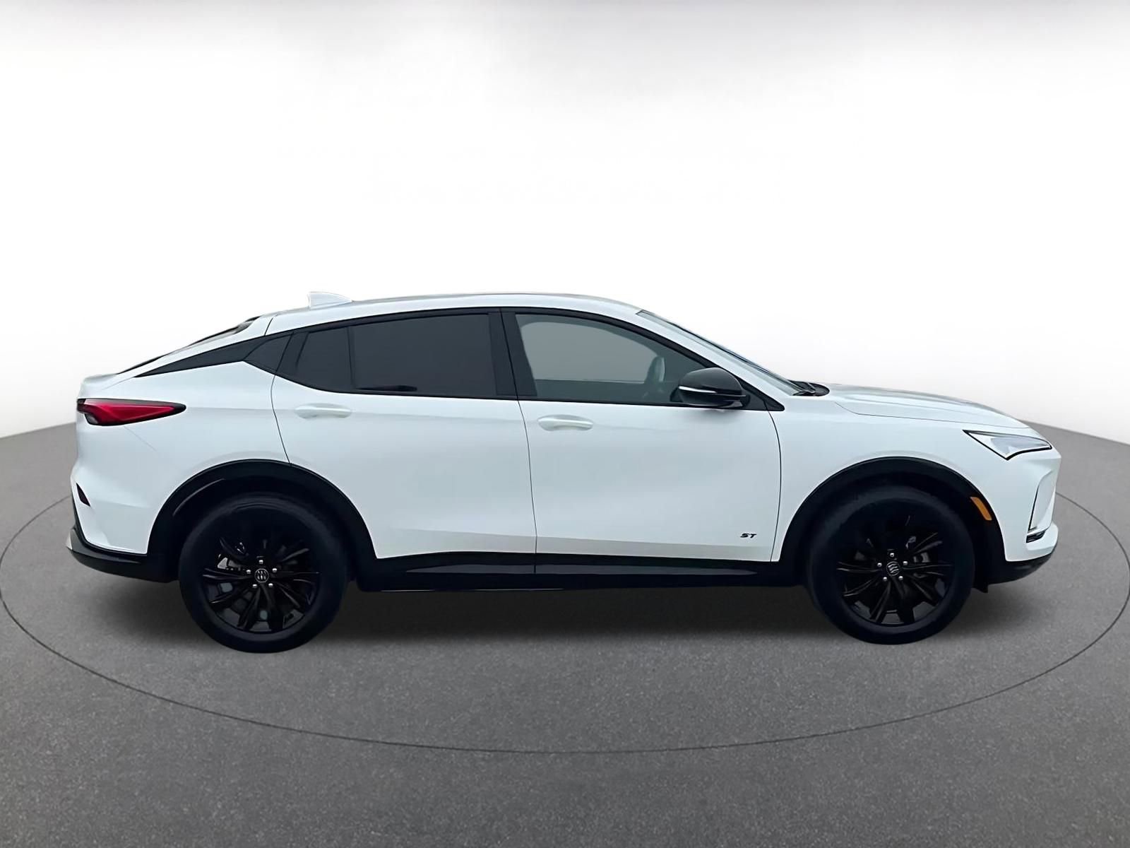 Used 2025 Buick Envista Sport Touring image 16