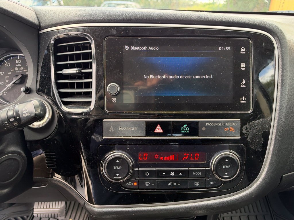 Used 2019 Mitsubishi Outlander SEL AWD/4WD image 12