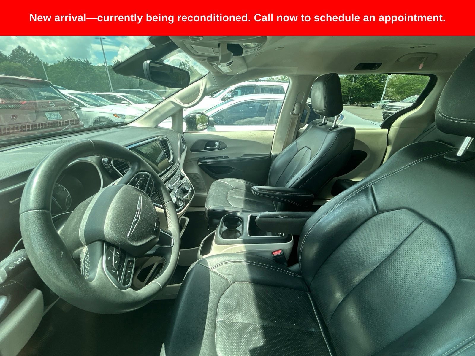 Used 2022 Chrysler Pacifica Touring-L FWD image 14