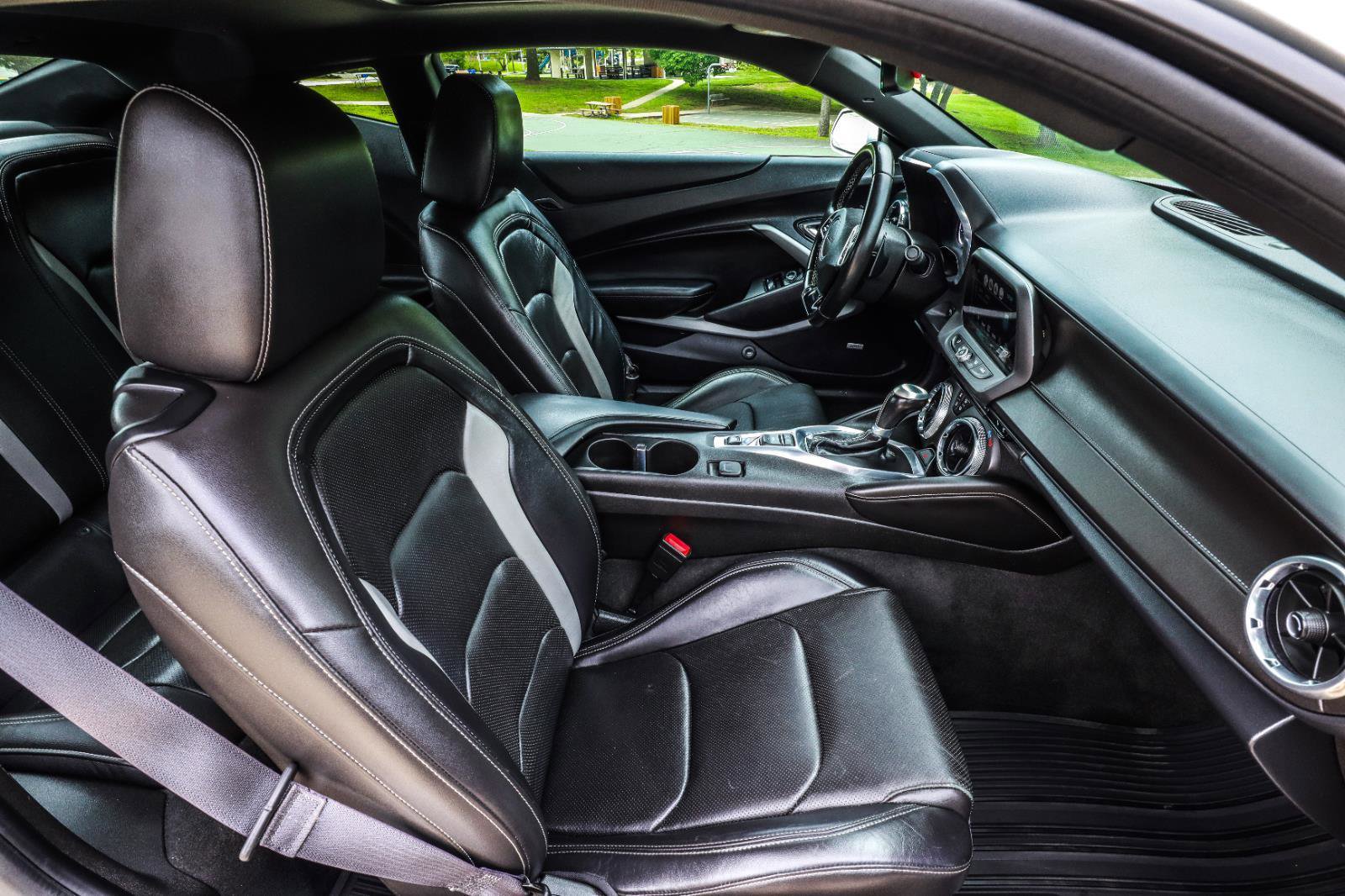 Used 2016 Chevrolet Camaro LT RWD image 38