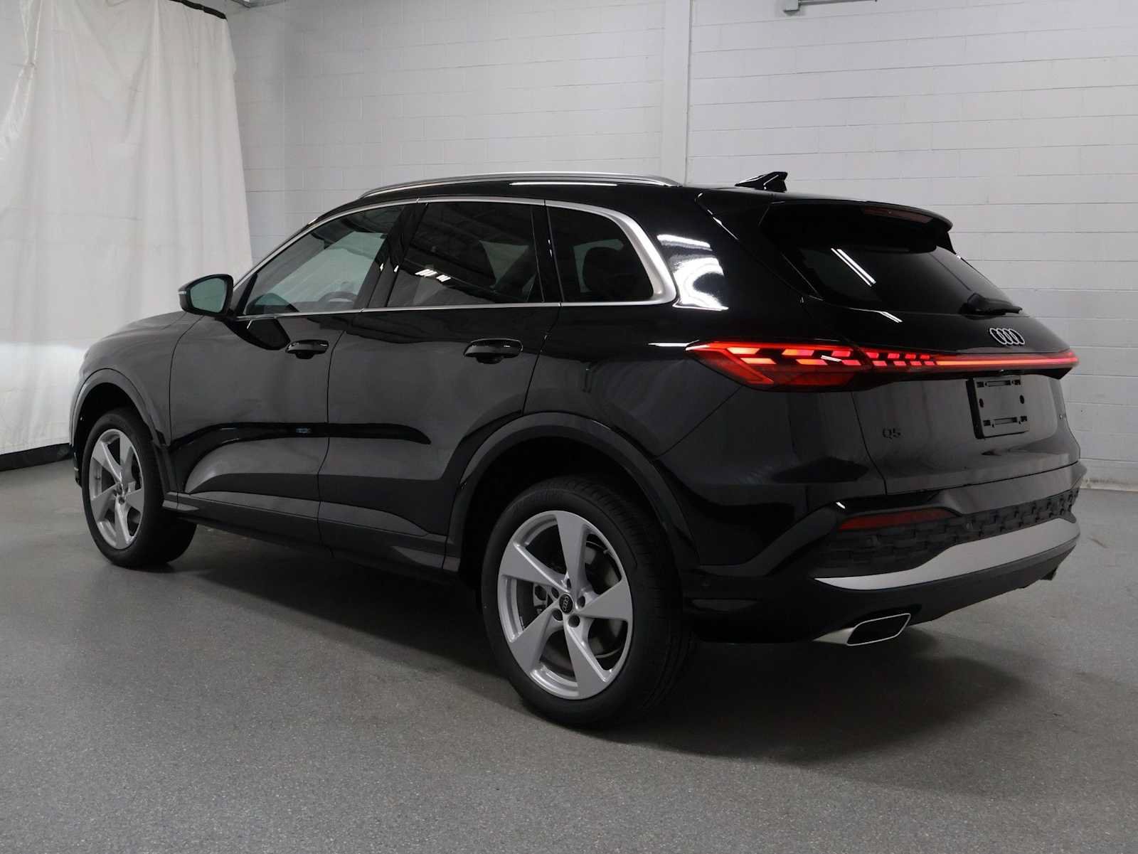 New 2026 Audi Q5 Premium Plus AWD/4WD image 3