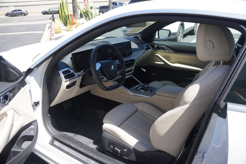 Used 2025 BMW 430i Coupe w/ Premium Package RWD image 26