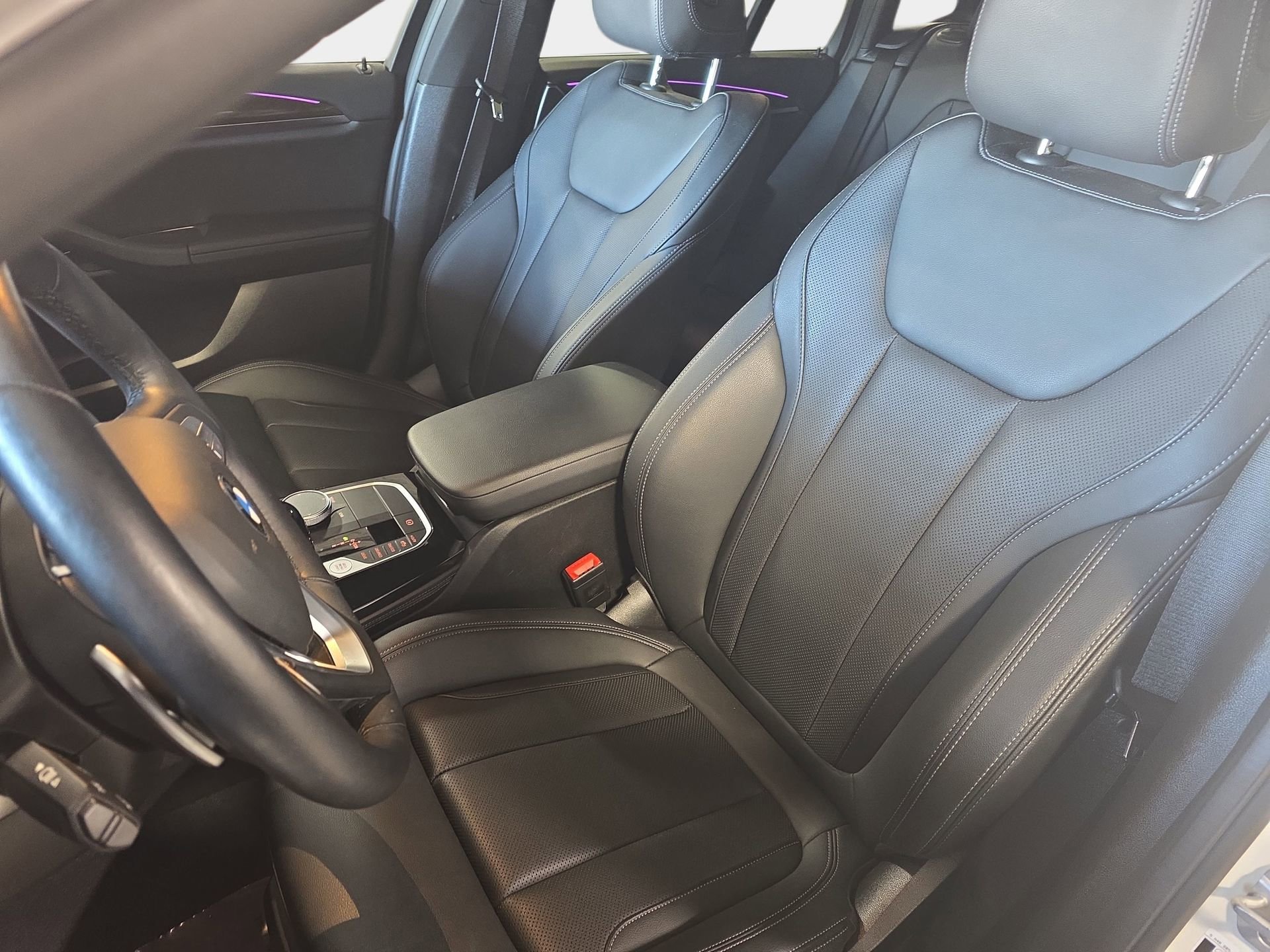 Used 2024 BMW X4 xDrive30i w/ Parking Assistance Package AWD/4WD image 15